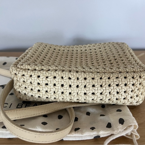 Clare V Cream Textured Crossbody Bag - Picture 4 of 6